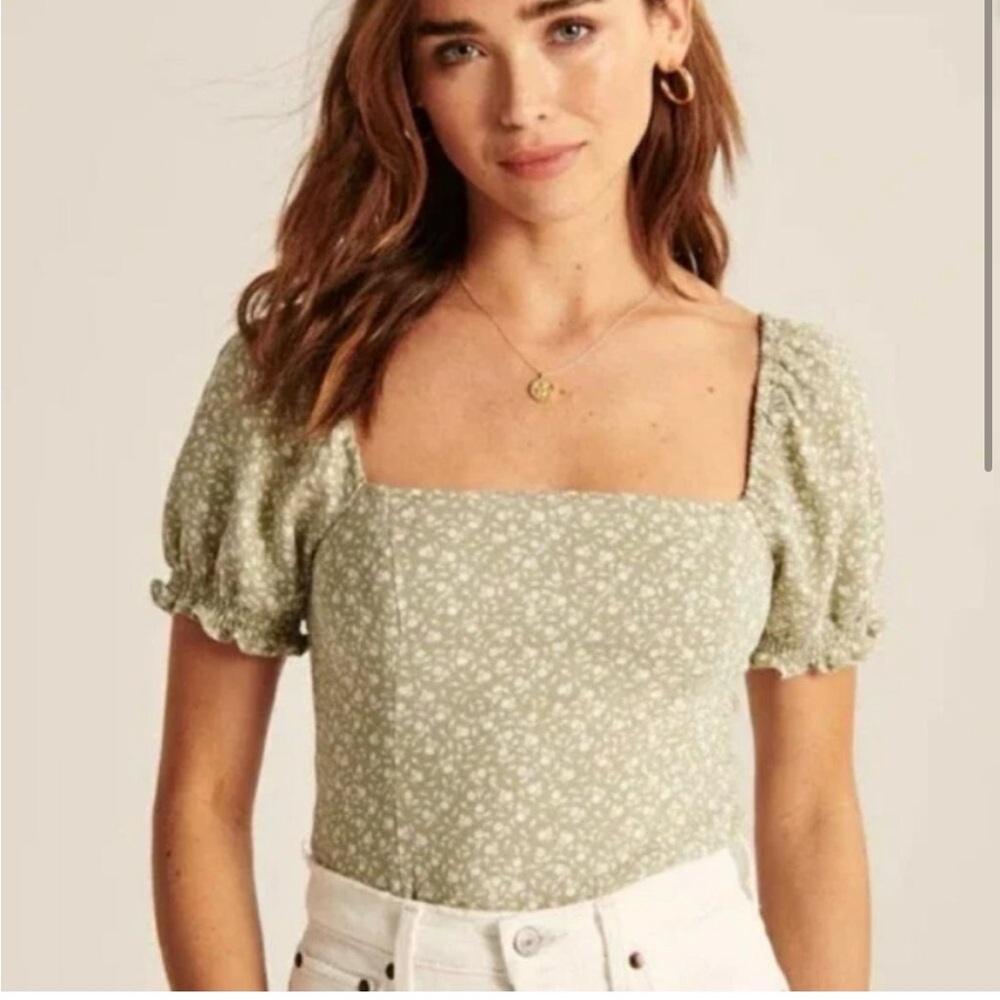 Abercrombie & Fitch Puff sleeve crop top size xs